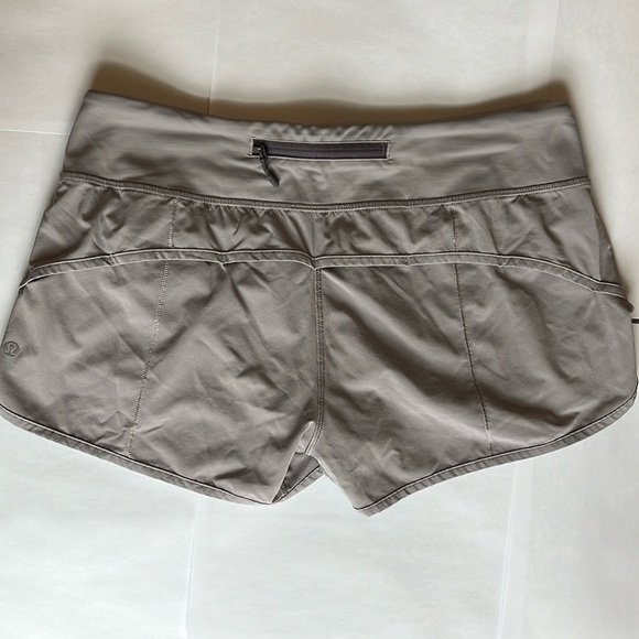 LULULEMON Speed Up Low-Rise Short 2.5”, Size 8, Rhino Grey, EUC - Picture 2 of 6